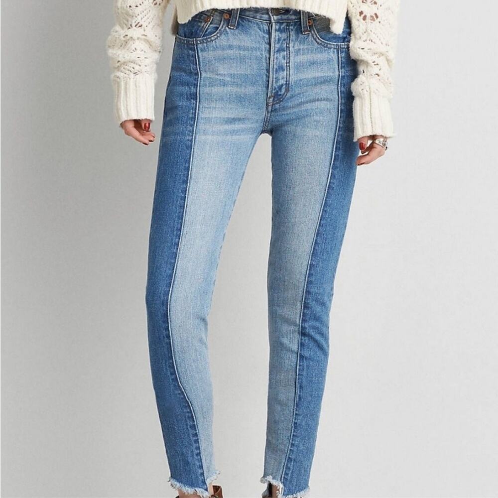 American Eagle Vintage high rise jeans size 2 two tone blue denim cropped frayed